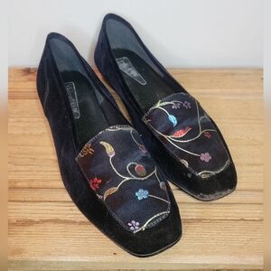 Enzo Angiolini Black Velvet Flats with Floral Embroidery